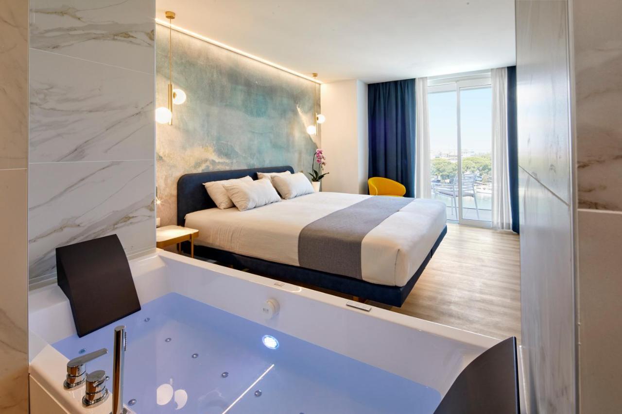 Riva Palace Hotel Градо Екстериор снимка