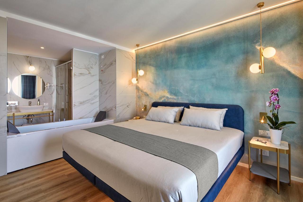 Riva Palace Hotel Градо Екстериор снимка